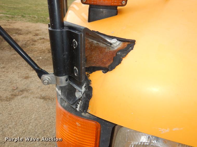 image for item DG0957 1998 Ford B800 school bus