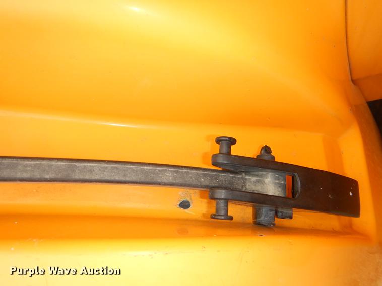 image for item DG0957 1998 Ford B800 school bus