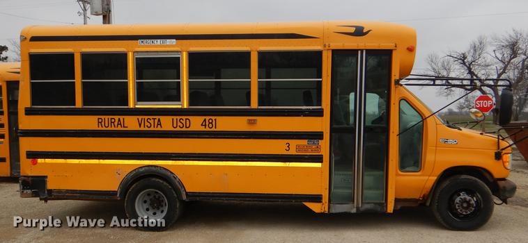 image for item DG0958 2001 Ford Econoline E450 Super Duty school bus