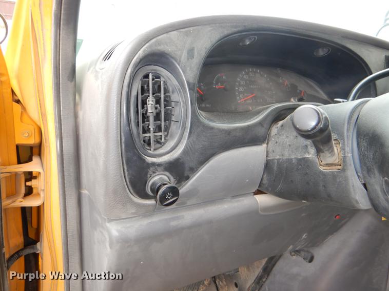 image for item DG0958 2001 Ford Econoline E450 Super Duty school bus