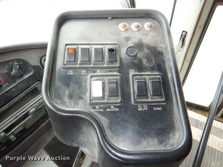 image for item DG0958 2001 Ford Econoline E450 Super Duty school bus