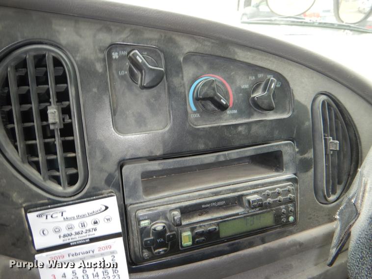 image for item DG0958 2001 Ford Econoline E450 Super Duty school bus