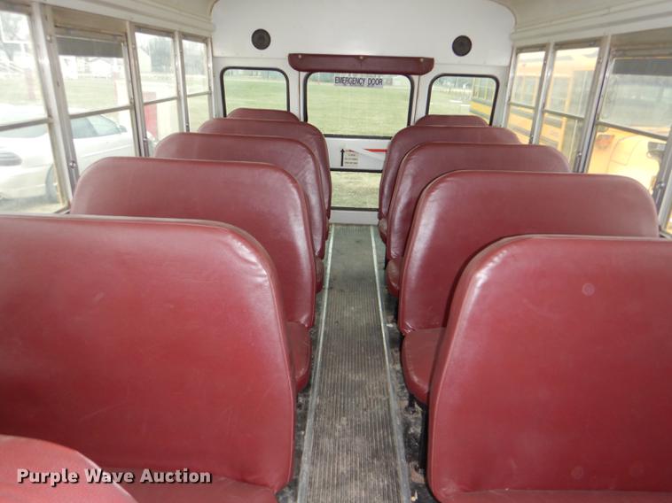 image for item DG0958 2001 Ford Econoline E450 Super Duty school bus