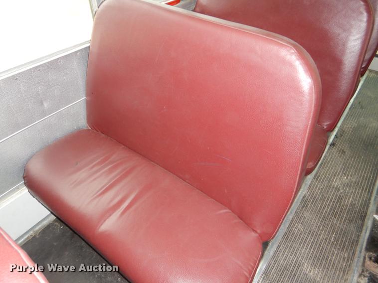 image for item DG0958 2001 Ford Econoline E450 Super Duty school bus