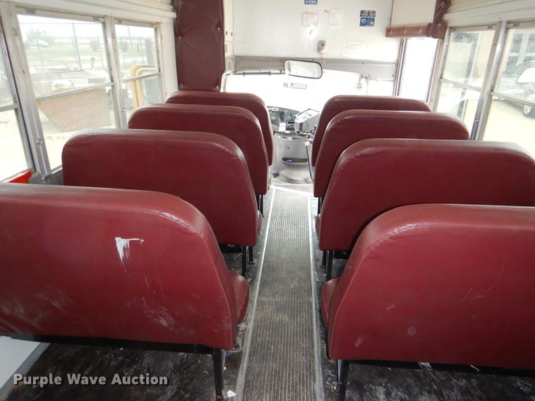 image for item DG0958 2001 Ford Econoline E450 Super Duty school bus