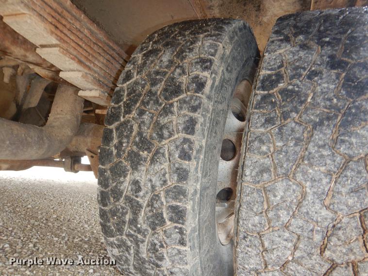 image for item DG0958 2001 Ford Econoline E450 Super Duty school bus