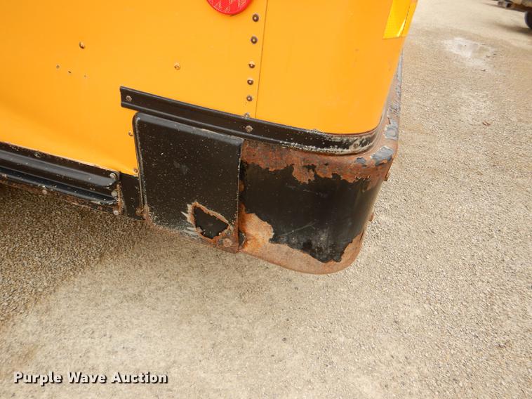 image for item DG0958 2001 Ford Econoline E450 Super Duty school bus