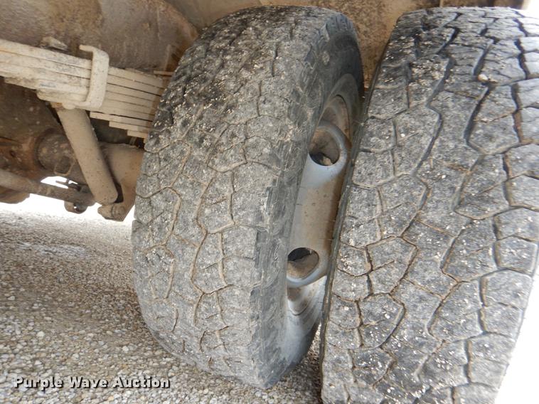 image for item DG0958 2001 Ford Econoline E450 Super Duty school bus