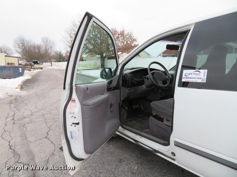 image for item DG3817 1999 Dodge Caravan van