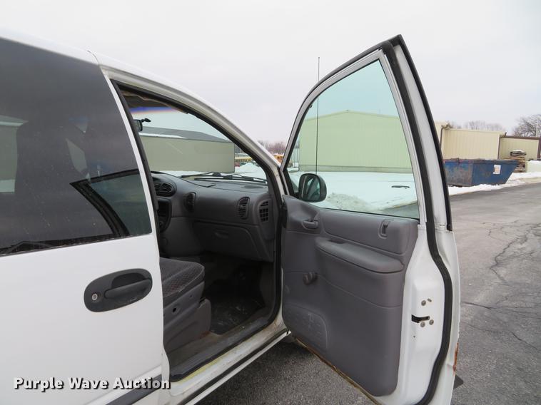 image for item DG3817 1999 Dodge Caravan van