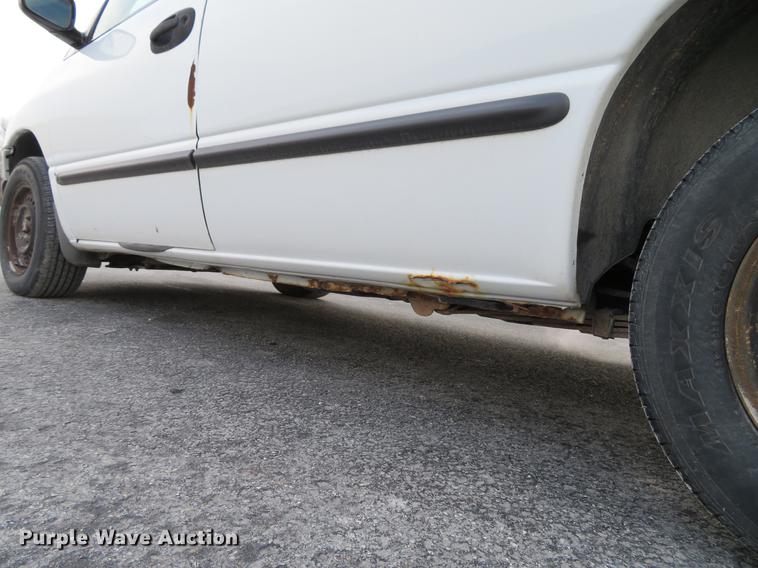 image for item DG3817 1999 Dodge Caravan van