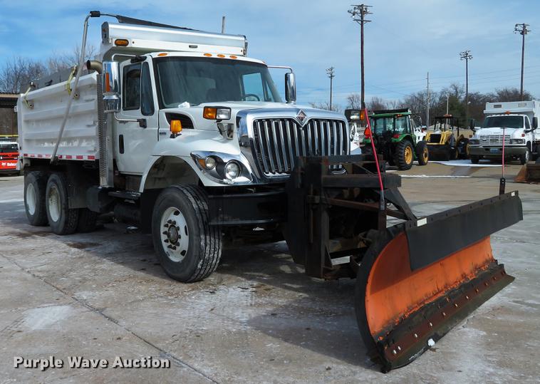 image for item DG3895 2009 International WorkStar 7400 dump truck