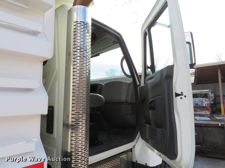 image for item DG3895 2009 International WorkStar 7400 dump truck