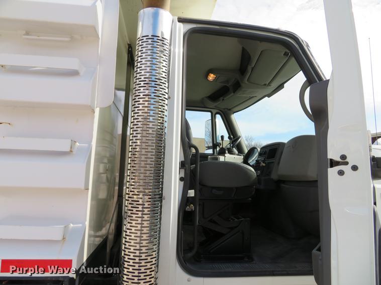 image for item DG3895 2009 International WorkStar 7400 dump truck