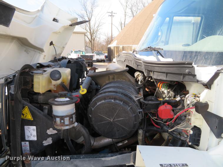 image for item DG3895 2009 International WorkStar 7400 dump truck