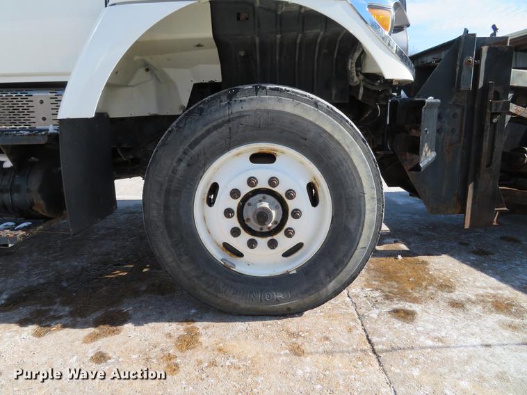 image for item DG3895 2009 International WorkStar 7400 dump truck