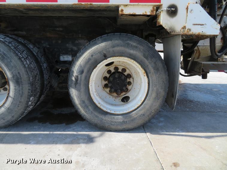 image for item DG3895 2009 International WorkStar 7400 dump truck