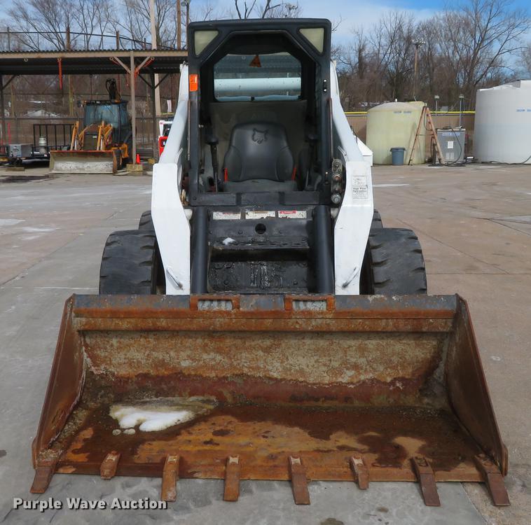 image for item DG3896 2006 Bobcat S250 skid steer