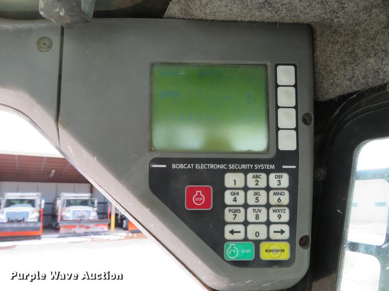 image for item DG3896 2006 Bobcat S250 skid steer