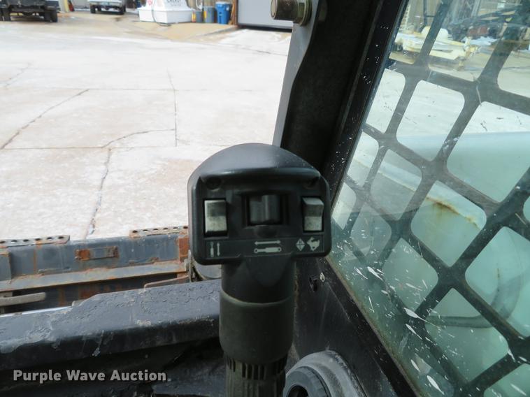 image for item DG3896 2006 Bobcat S250 skid steer