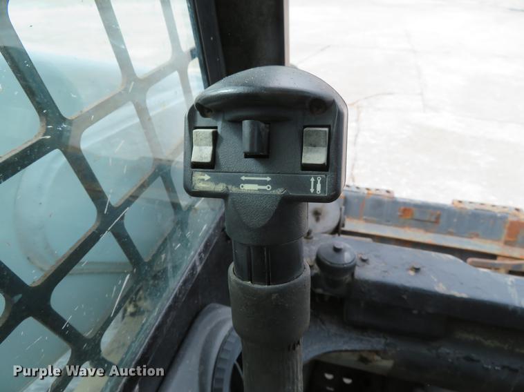 image for item DG3896 2006 Bobcat S250 skid steer