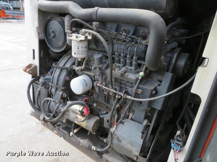 image for item DG3896 2006 Bobcat S250 skid steer