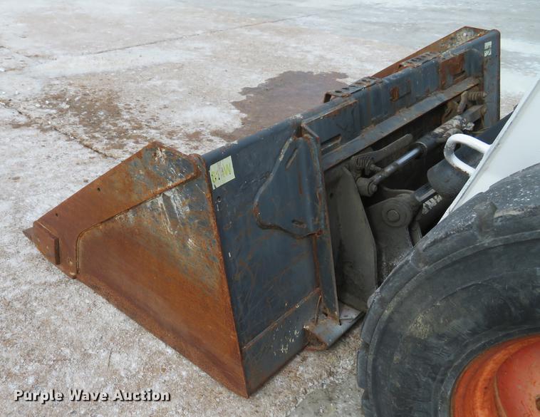 image for item DG3896 2006 Bobcat S250 skid steer
