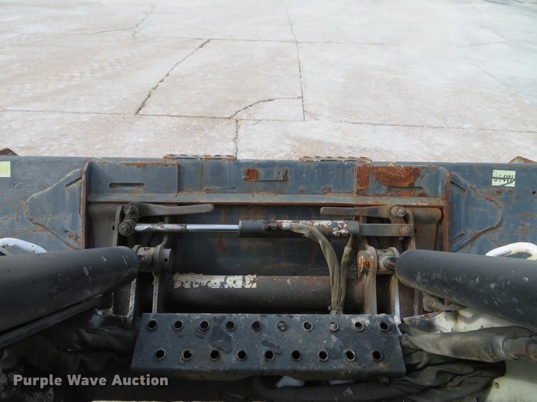 image for item DG3896 2006 Bobcat S250 skid steer