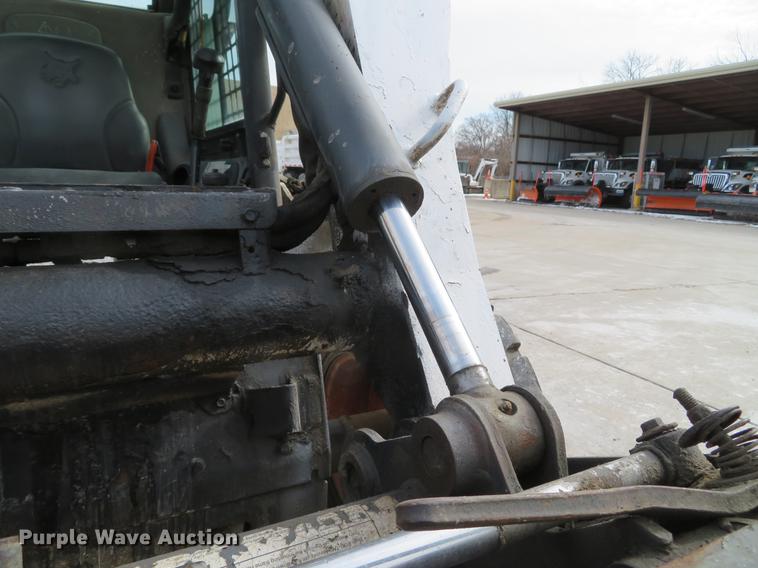 image for item DG3896 2006 Bobcat S250 skid steer