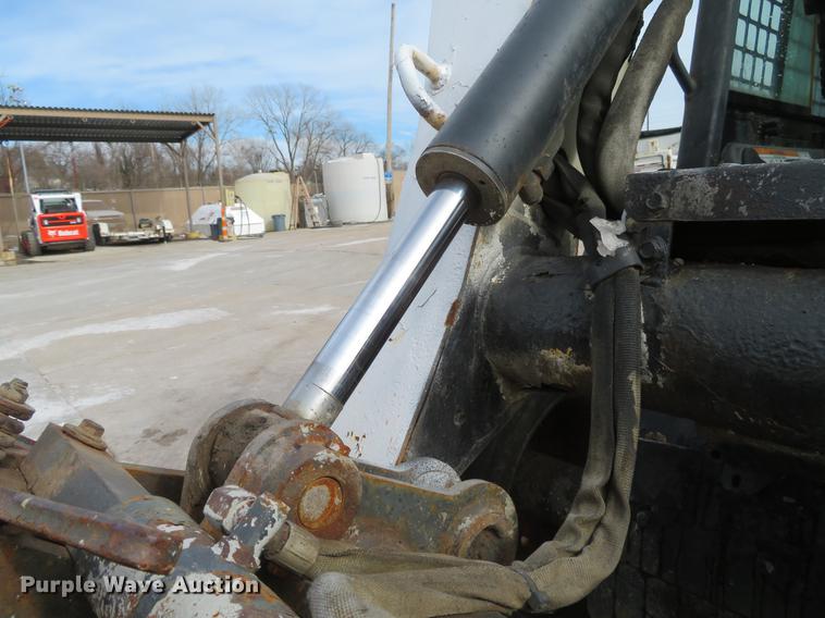 image for item DG3896 2006 Bobcat S250 skid steer