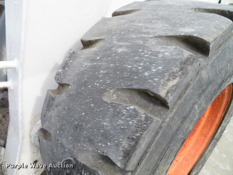 image for item DG3896 2006 Bobcat S250 skid steer