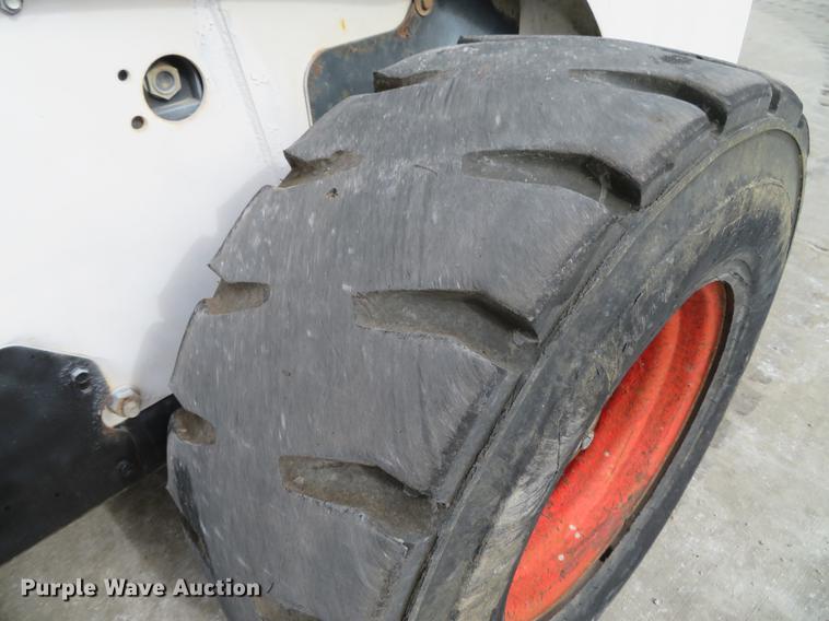 image for item DG3896 2006 Bobcat S250 skid steer