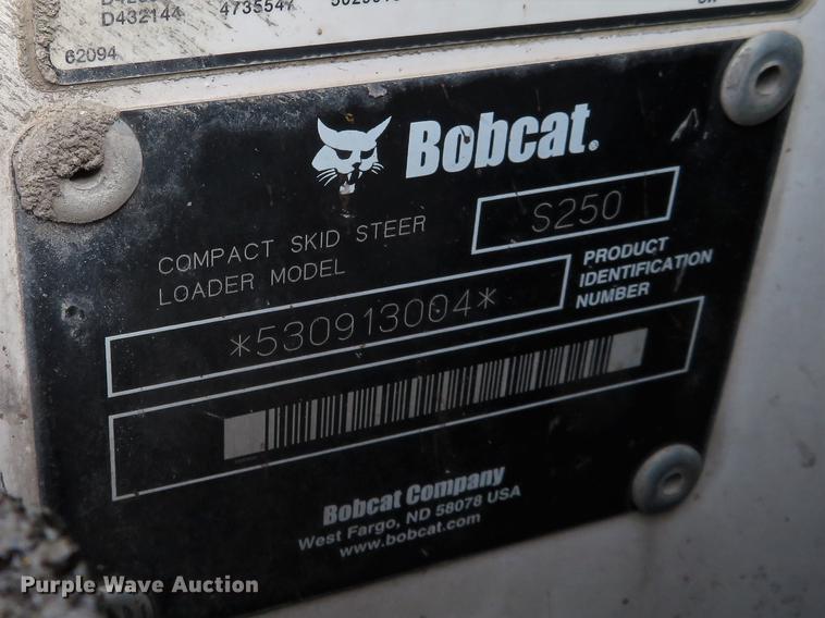 image for item DG3896 2006 Bobcat S250 skid steer