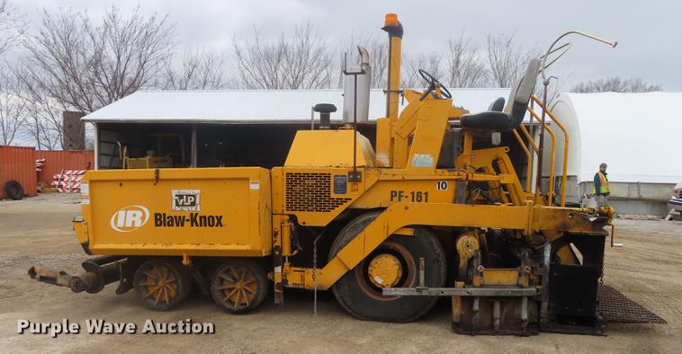image for item DN9071 Blaw-Knox PF-161 paver