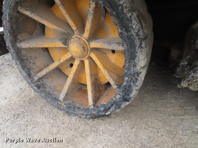 image for item DN9071 Blaw-Knox PF-161 paver