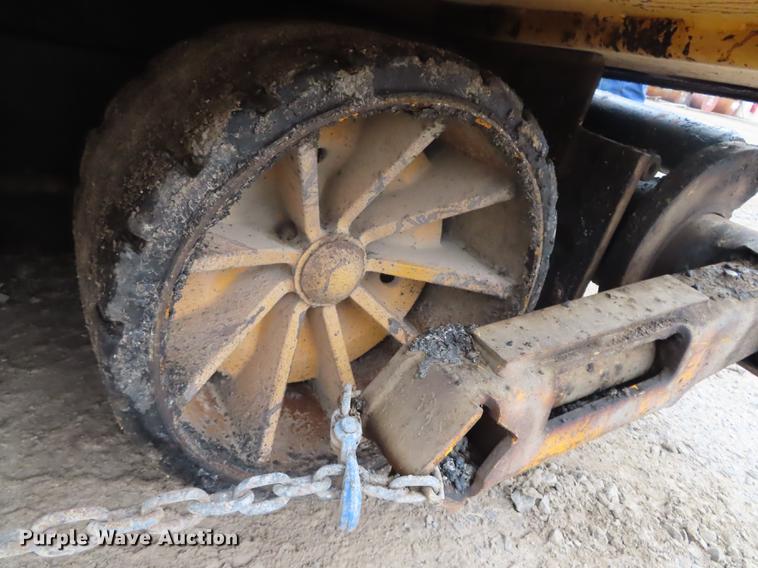 image for item DN9071 Blaw-Knox PF-161 paver