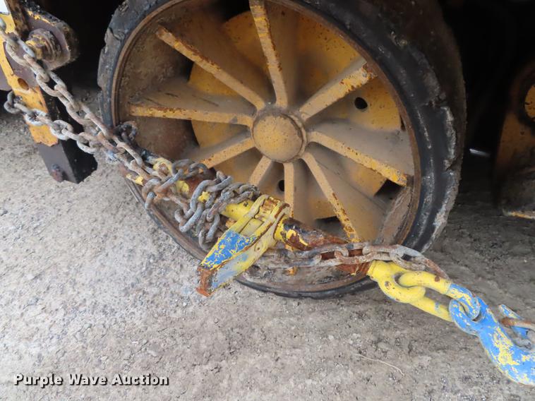 image for item DN9071 Blaw-Knox PF-161 paver