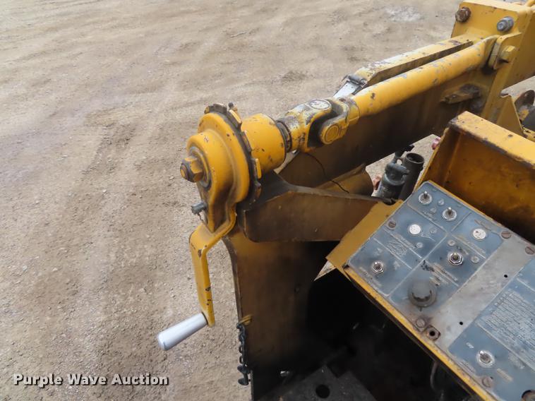 image for item DN9071 Blaw-Knox PF-161 paver