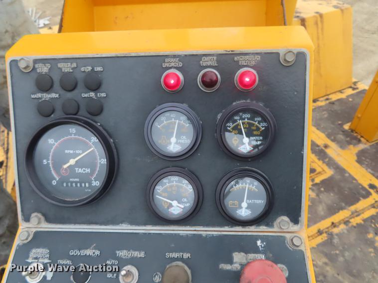 image for item DN9071 Blaw-Knox PF-161 paver