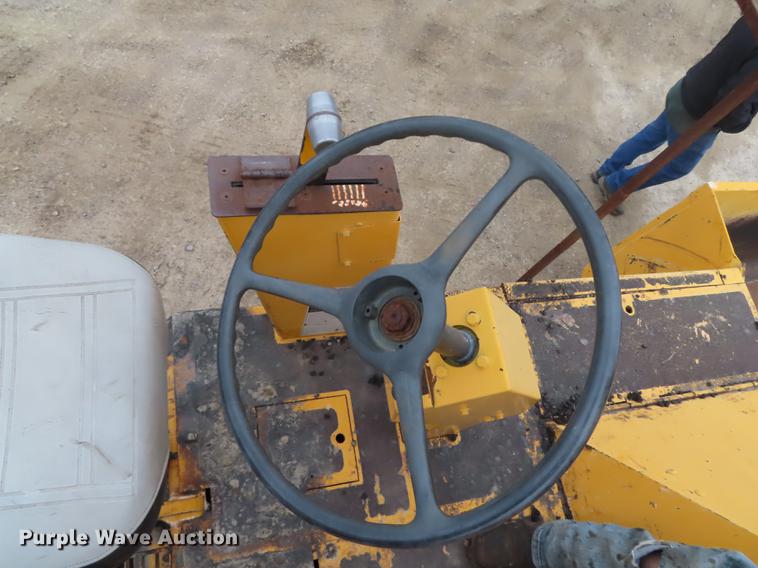 image for item DN9071 Blaw-Knox PF-161 paver