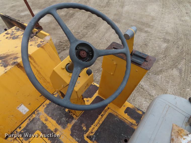 image for item DN9071 Blaw-Knox PF-161 paver