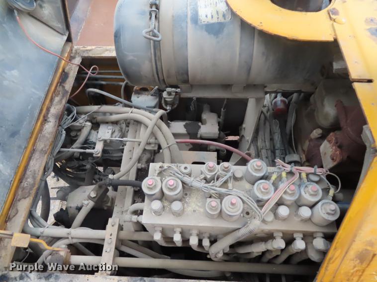 image for item DN9071 Blaw-Knox PF-161 paver