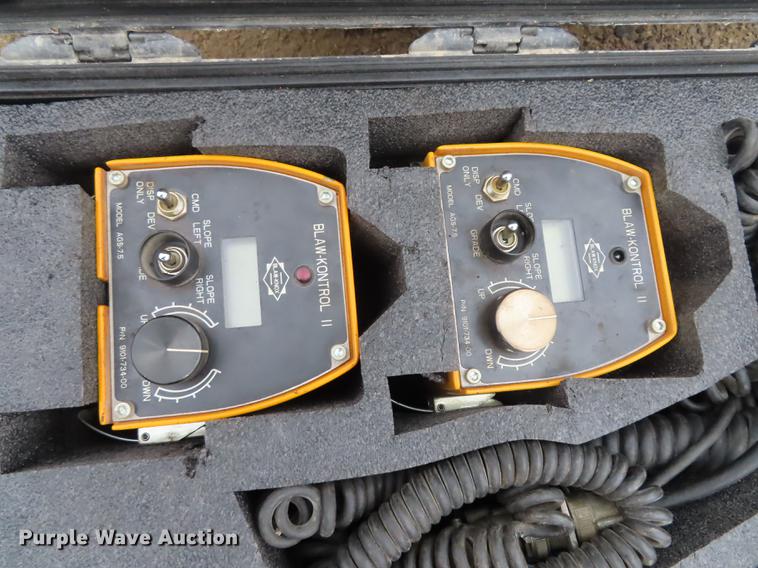 image for item DN9071 Blaw-Knox PF-161 paver