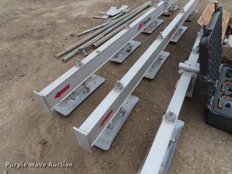 image for item DN9071 Blaw-Knox PF-161 paver