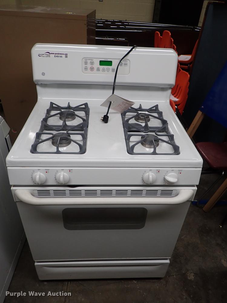 image for item EH9195 GE four burner stove