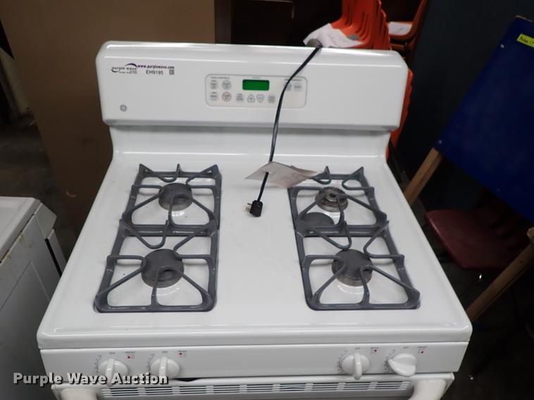 image for item EH9195 GE four burner stove