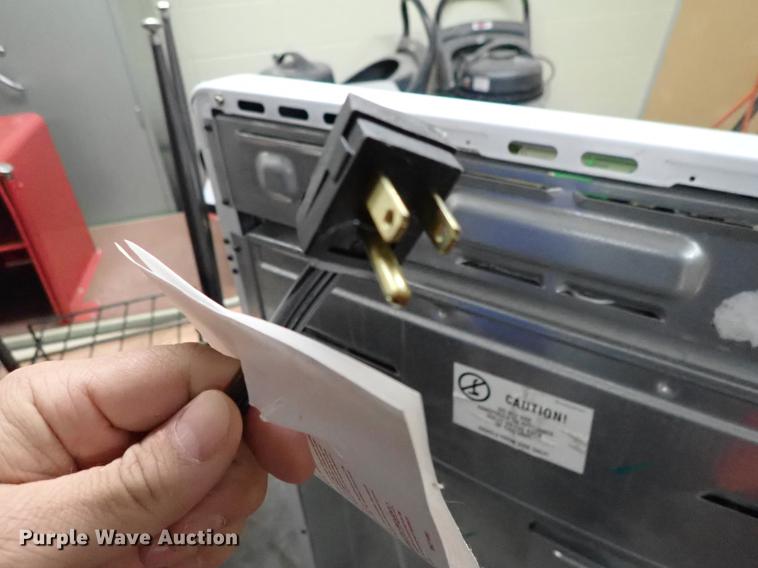 image for item EH9195 GE four burner stove