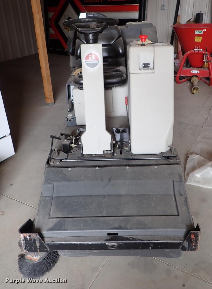 image for item EH9221 Advance 3800 floor scrubber