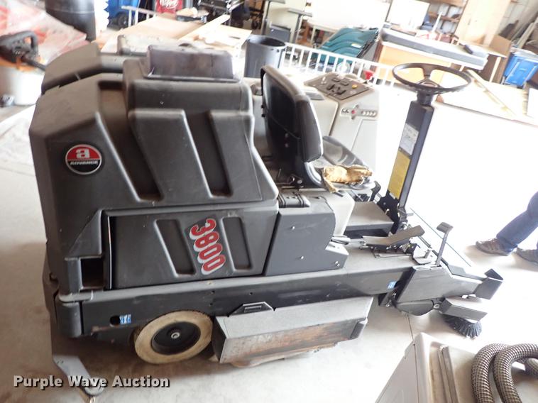 image for item EH9221 Advance 3800 floor scrubber