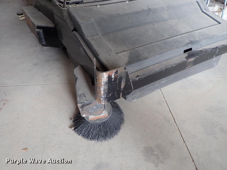 image for item EH9221 Advance 3800 floor scrubber